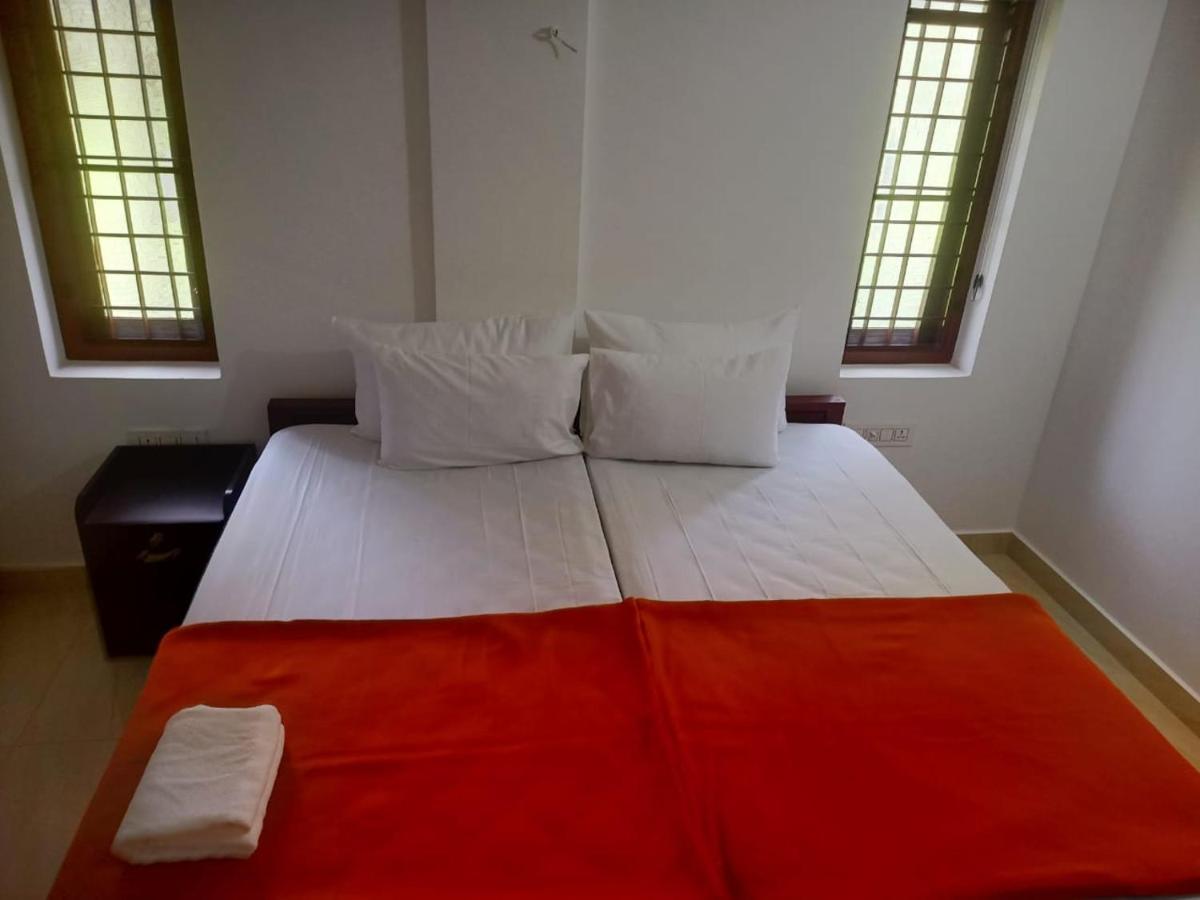 Grace Mary Residency Hotel Nedumbassery Exterior foto