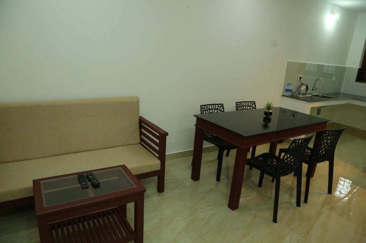 Grace Mary Residency Hotel Nedumbassery Exterior foto